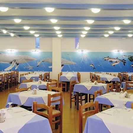 Kavros Hotell